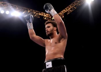 Итаума не пощадил крепкого американца. Франклин рухнул лицом вперёд!