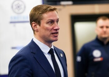 «Начали такие выкрутасы делать». Люзенков — о втором периоде матча со СКА