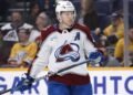 Нападающий «Колорадо» Маккиннон заявил, что НХЛ отменила его удаление до конца матча
