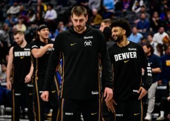 Неужели «Денвер» даже с Йокичем уже не ровня «Оклахоме» и «Сан-Антонио»?