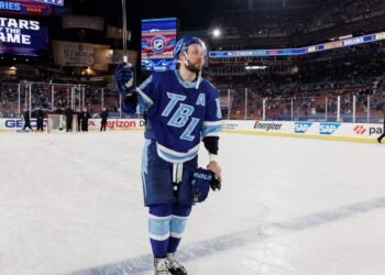 Никита Кучеров признан первой звездой игрового дня в НХЛ