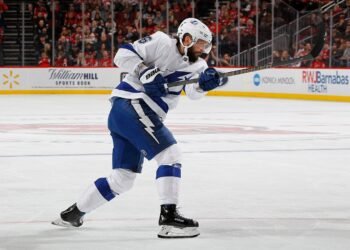 Пас и гол за 5 минут вывели Никиту Кучерова на чистое второе место в гонке бомбардиров НХЛ