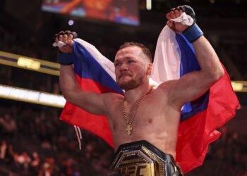 Красная площадь или Белый дом. Что дальше для Петра Яна