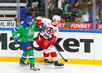 «Салават Юлаев» вырвал победу у «Автомобилиста» и повёл в серии плей-офф КХЛ