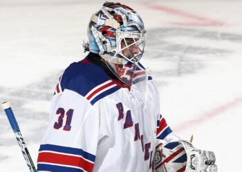 В «Рейнджерс» назвали Шестёркина суперзвездой НХЛ после матча с «Флоридой»