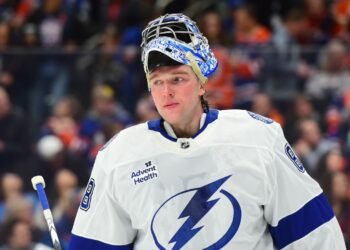 Василевский и Сорокин — главные претенденты на «Везину» по версии сайта НХЛ