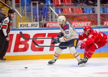 «Возможно, не все игроки тянули уровень команды». Форвард «Шанхая» — об итогах сезона