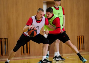 «Кривбасс» готовится к матчу с «Динамо» через баскетбол