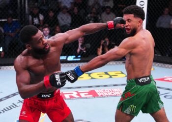 Опыт бьёт молодость. Стерлинг не пустил яркого финишера в титульную гонку