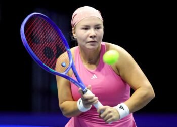 Диана Шнайдер в двух сетах проиграла Елене Рыбакиной во 2-м круге турнира в Штутгарте