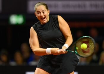 «Если всё держу внутри, я взрываюсь». Елена Остапенко — о своей эмоциональности