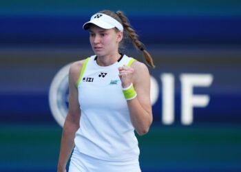 Елена Рыбакина снялась с «пятисотника» в Штутгарте