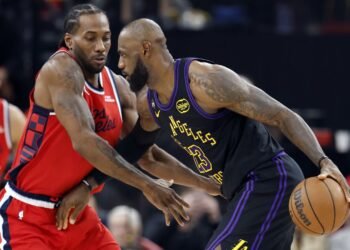 Есть шанс, что Леброн уйдёт в «Клипперс». Но только при одном условии