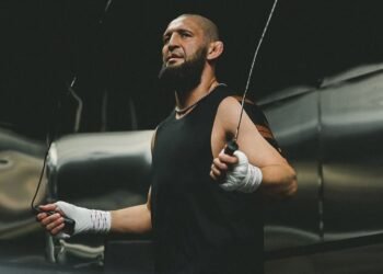 Много бокса и кардио. Как Чимаев готовится к войне со Стриклендом