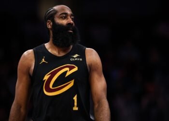 Джеймс Харден — седьмой в истории НБА по числу передач в плей-офф