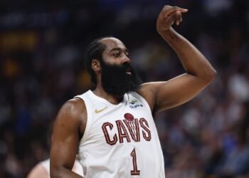 Джеймс Харден выходит в плей-офф каждый сезон своей карьеры