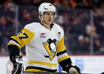 Кросби вышел на третье место в истории Кубка Стэнли по очкам за одну франшизу