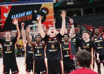 Когда есть такой капитан, ничего не страшно. «Локо» оказался сильнее «Пармы»