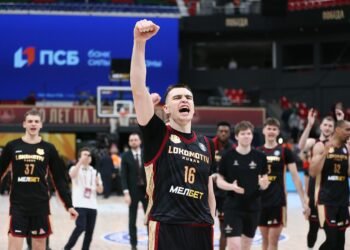 Характер, геройства россиянина и жаркая концовка. «Локо» с «Пармой» выдали топ-матч