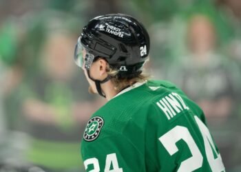 Нападающий «Далласа» Хинц пропустит как минимум три матча серии плей-офф с «Миннесотой»