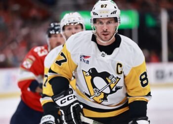 «Плей-офф — это непросто». Сидни Кросби — о серии «Питтсбурга» с «Филадельфией»