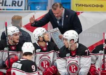 Рябыкин: судейство позволяет играть жёстко, поэтому «Магнитке» нужно приспосабливаться