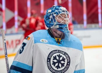 «Сибирь» подписала новые контракты с вратарями Антоном Красоткиным и Михаилом Бердиным