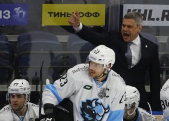 Смит не согласился с позицией Квартальнова по поводу церемонии в честь Андрея Стася