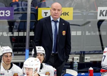 «Тут не театр». Разин — о том, почему «Торпедо» отыгралось со счёта 0:2