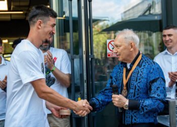 Геннадий Буткевич наградил троих игроков «Полесья»