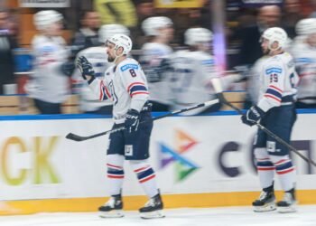 Хоккейный клуб «Лада» продлил контракты с четырьмя игроками