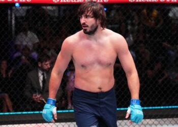 Думает о UFC, но не хочет покидать кикбоксинг. Куда движется карьера Вахитова?