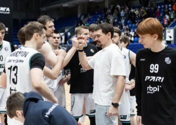 Угроза снятия и огромные долги? Что на самом деле с финансированием «Пари НН»