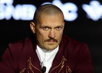 Кабаел высмеял Усика на видео и выдвинул жесткий ультиматум: у чемпиона есть 30 дней