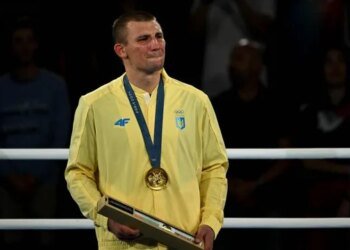 Украинский боксер Хижняк проведет бой против Патрача в андеркарде поединка Джошуа — Прэнга