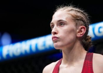 Красавица из России ворвалась в PFL с победой. Савичева станет новой звездой?
