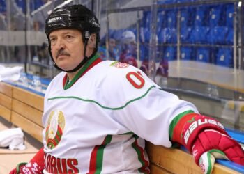 Белорусские игроки НХЛ провели тренировку с Александром Лукашенко