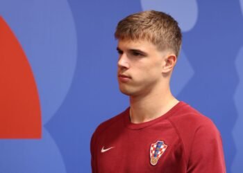 Официально. Лука Вушкович — игрок «Брайтона»