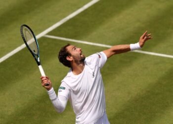 Роман Сафиуллин впервые в карьере выиграл сет у Джоковича в рамках матча АТР