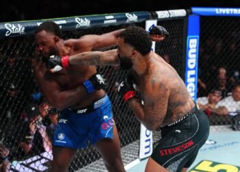 Стивсон уже разрывает в UFC! Гейбл дебютировал брутальным нокаутом