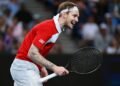 Бублик разыграл между болельщиками полотенце после матча на старте US Open — 2026