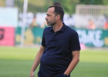 «Будемо реалістично оцінювати наші можливості»: тренер Карпат висловився про турнірні пріоритети команди