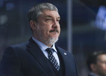 Главный тренер «Ак Барса» Анвар Гатиятулин: нас всех критикуют, работа такая