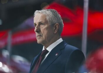 Хартли отреагировал на слухи о том, что в «Локомотиве» не разрешали обменивать игроков