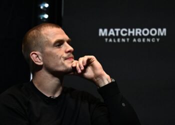 «Вижу его насквозь — он фальшивка». Почему бойцы UFC ополчились на соперника Махачева