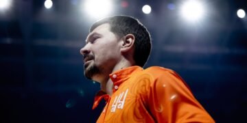 За чемпионством в 39 лет. Евгений Бабурин — о «Пари НН», УНИКСе, и любви к игре