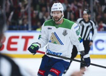 Каменский: Кузнецов – опытный игрок, молодёжь будет смотреть на него и учиться