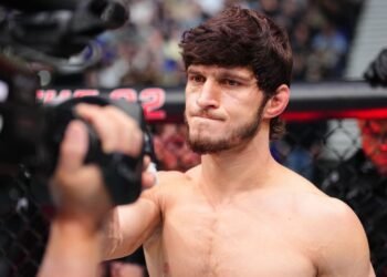 Почему Евлоев до сих пор не стал звездой UFC
