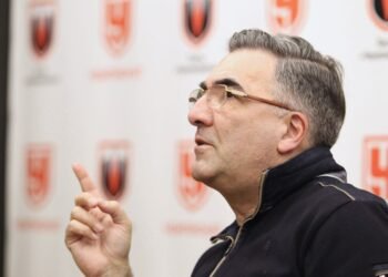 «Тема притянута за уши». Леонид Вайсфельд — о дефиците игроков в КХЛ