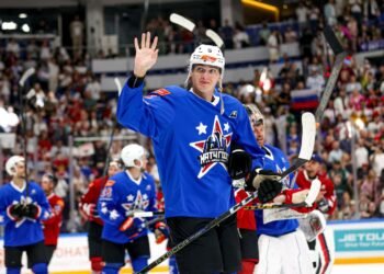 Замула — о матче НХЛ на открытом воздухе: атмосфера, как в России, не чувствовалась